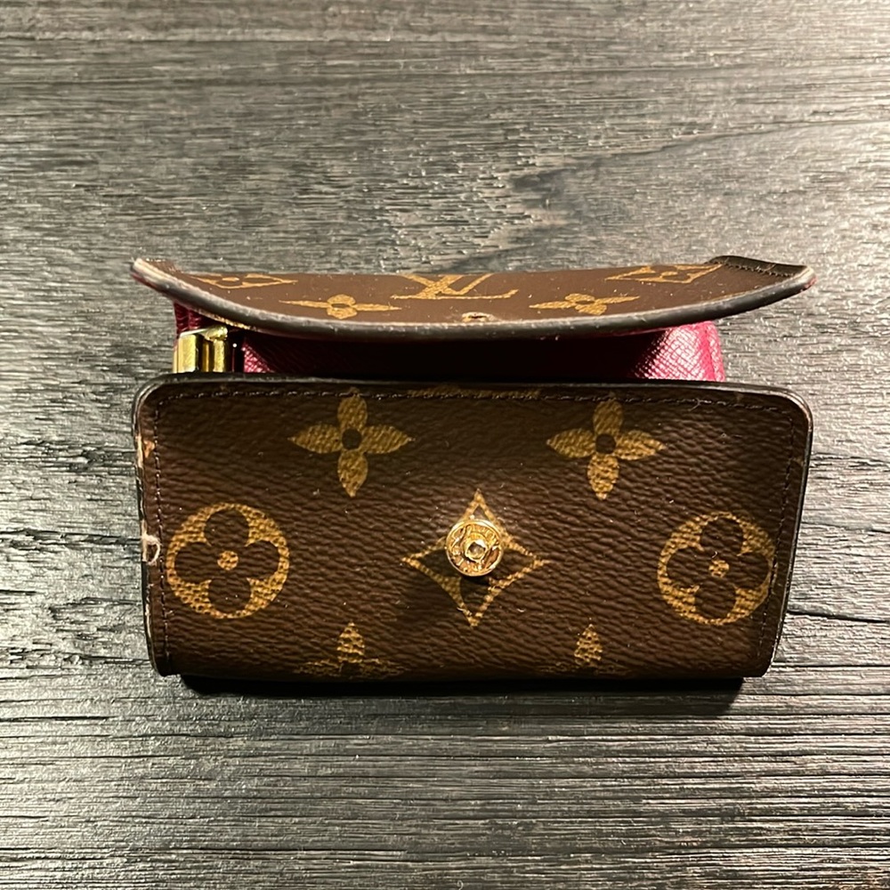 Luis Vuitton Key Cles, burgundy interior, worn but functional